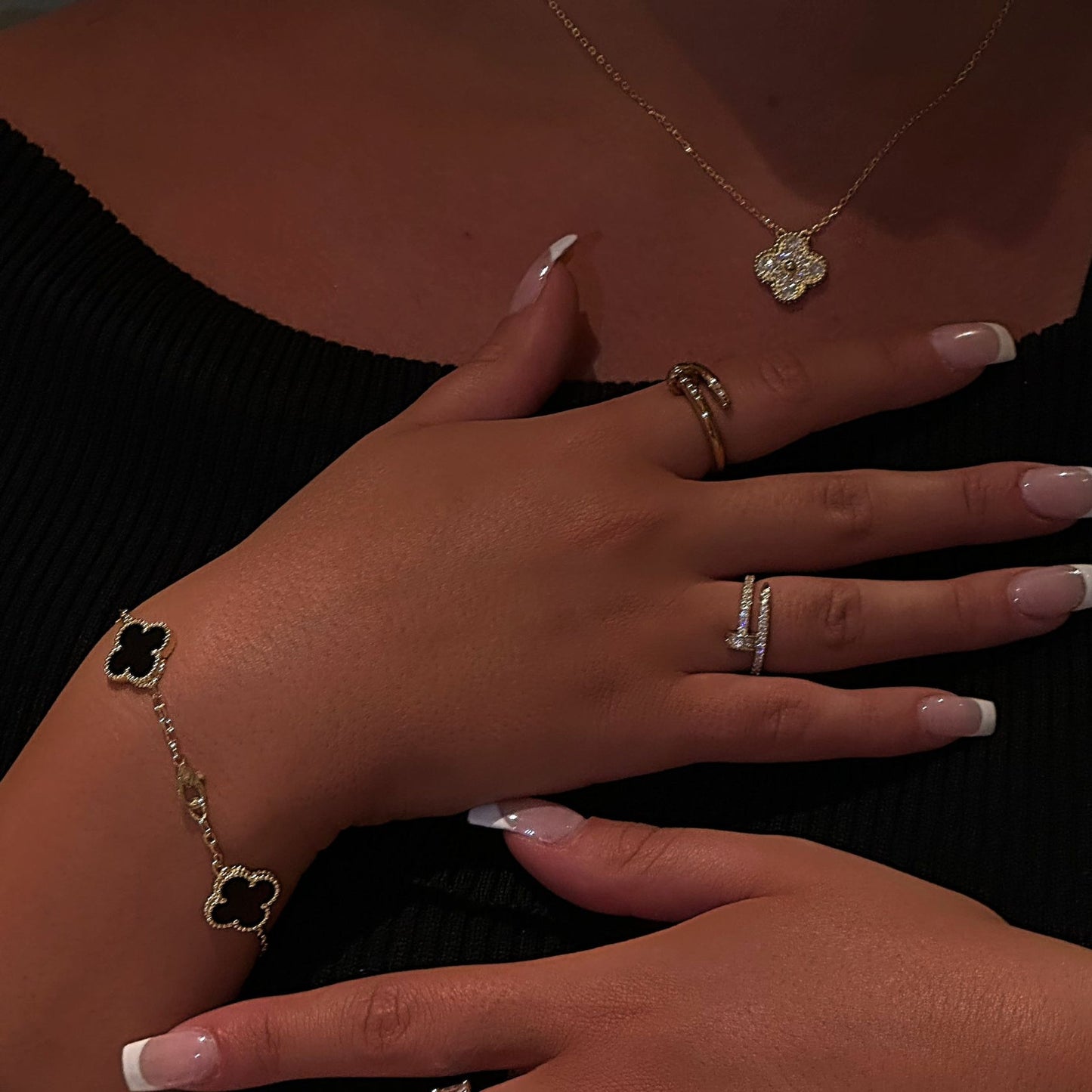 VANESSA CRYSTAL NECKLACE- GOLD