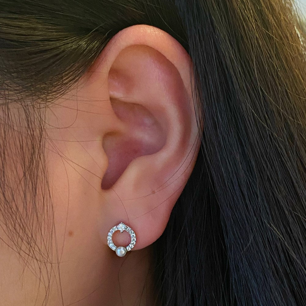 STERLING SILVER MINI PEARL EARRINGS