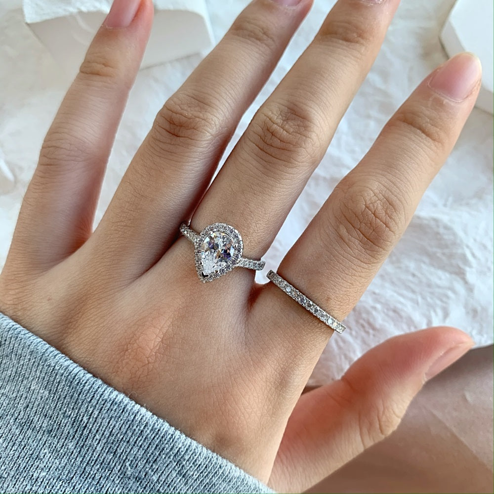 STERLING SILVER PEAR CUT RING SET